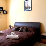 佩拉公寓 *