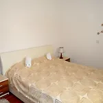 佩拉公寓 * 赫瓦尔