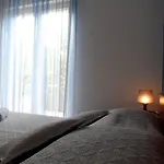 佩拉公寓 *