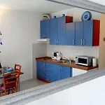 佩拉公寓 *