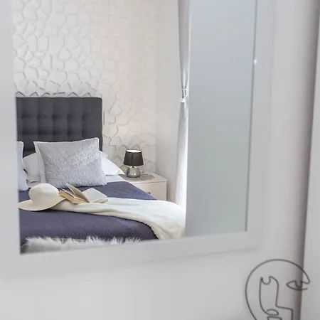 Pera Apartment *