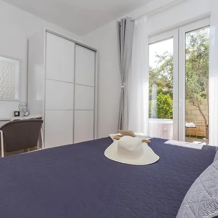 Pera Apartment Hvar Town