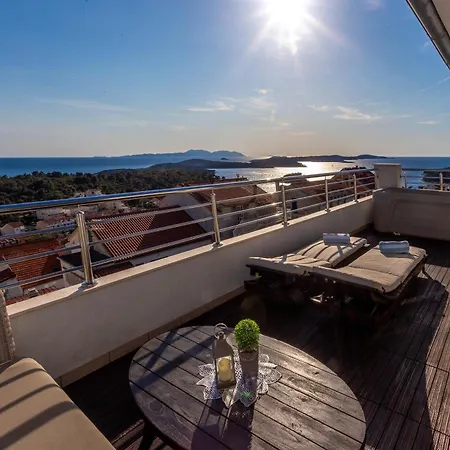 Pera Hvar Town